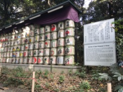 The gift to the shrine..sake barrels